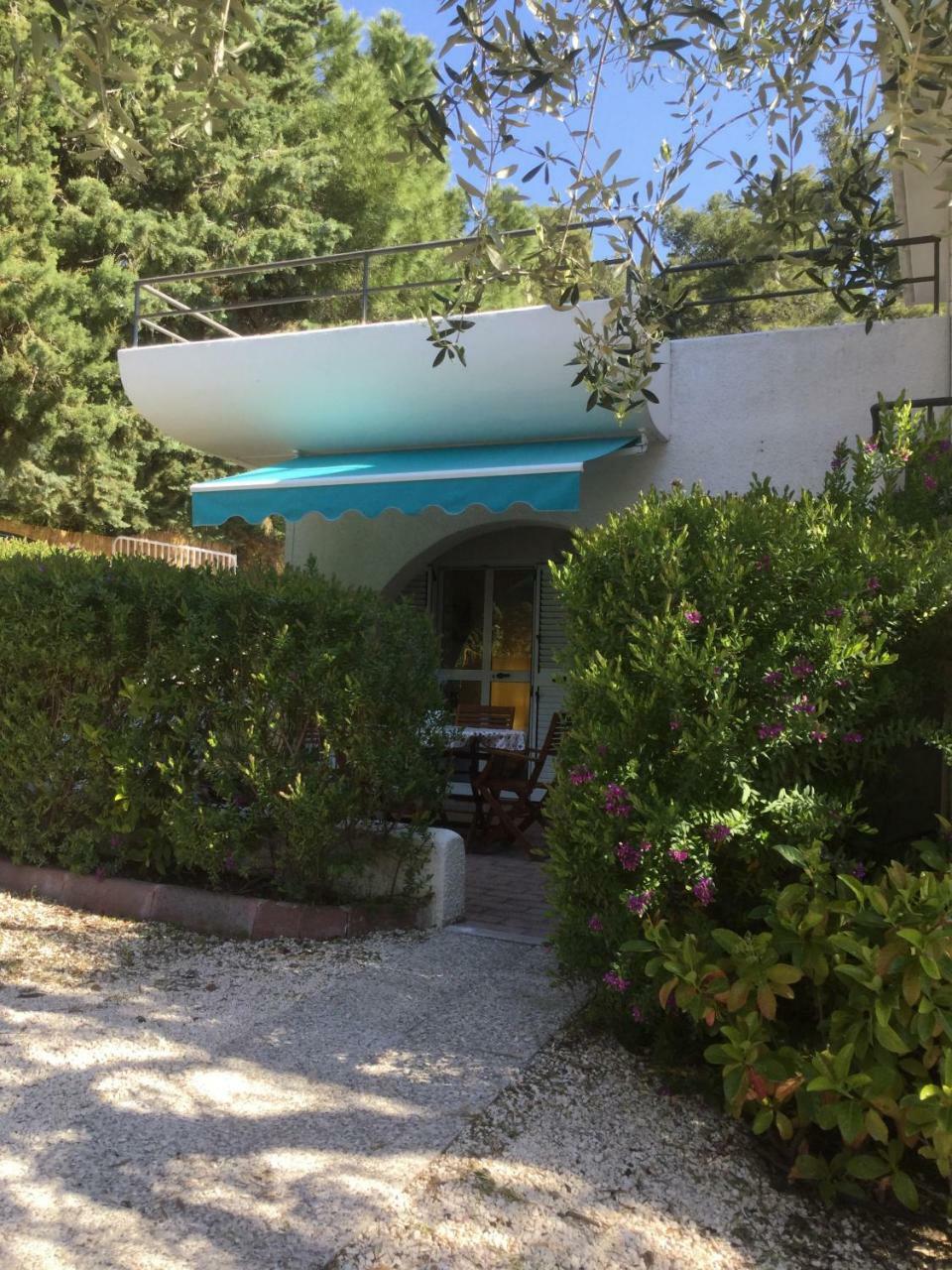 Residence I Faraglioni Mattinata Exterior photo